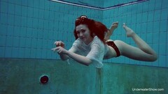 Underwater swimming beauty Alice Bulbul Thumb