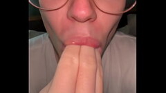 Dommylips sucks their fingers and makes slutty noises Thumb