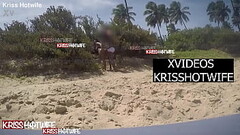 Corno Manso Fica Assistindo Sua Esposa Kriss Hotwife Cheia De Tes&atilde_o Sendo Fudida Pelo Realizador Baiano Na Praia P&uacute_blica Movimentada, Correndo o Risco De Serem Flagrados. Thumb